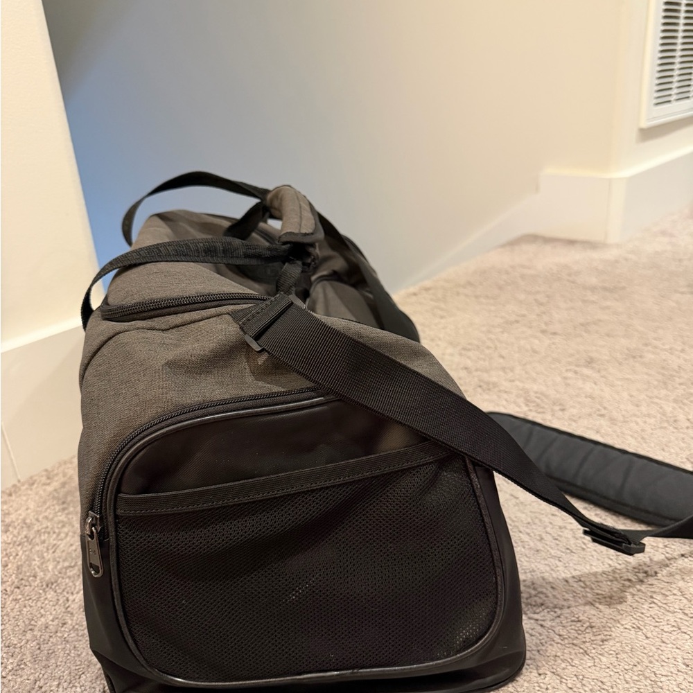 Under Armour Medium Sized Gray and Black Duffel Bag - Picture 2 of 6